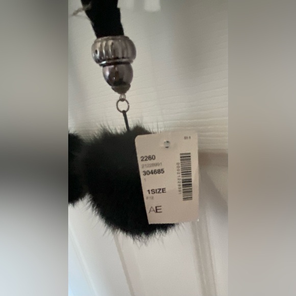 Woman’s Scarf - Picture 4 of 4